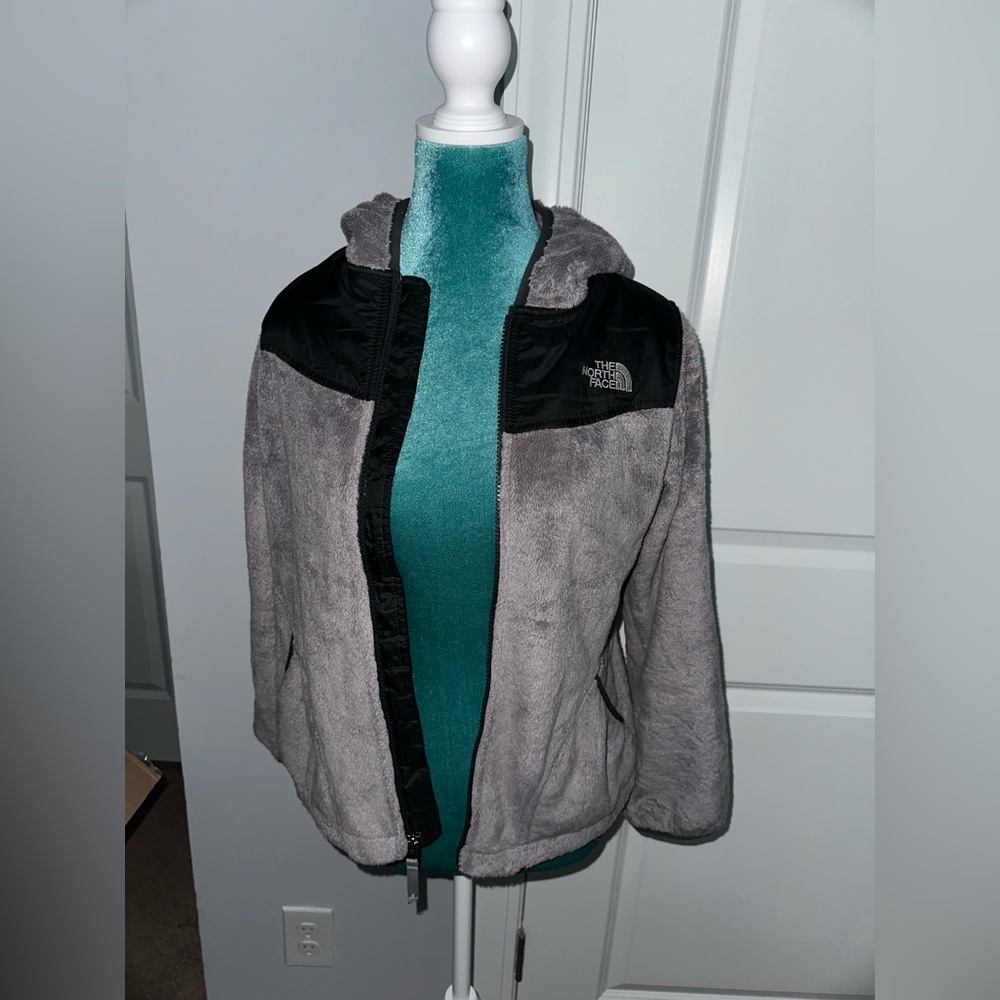Northface furry hoodie 🧥✨